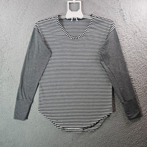 Lululemon‎ Tee Active Top Women Medium Long Sleeve Thumbnail White Black Striped - Picture 1 of 10